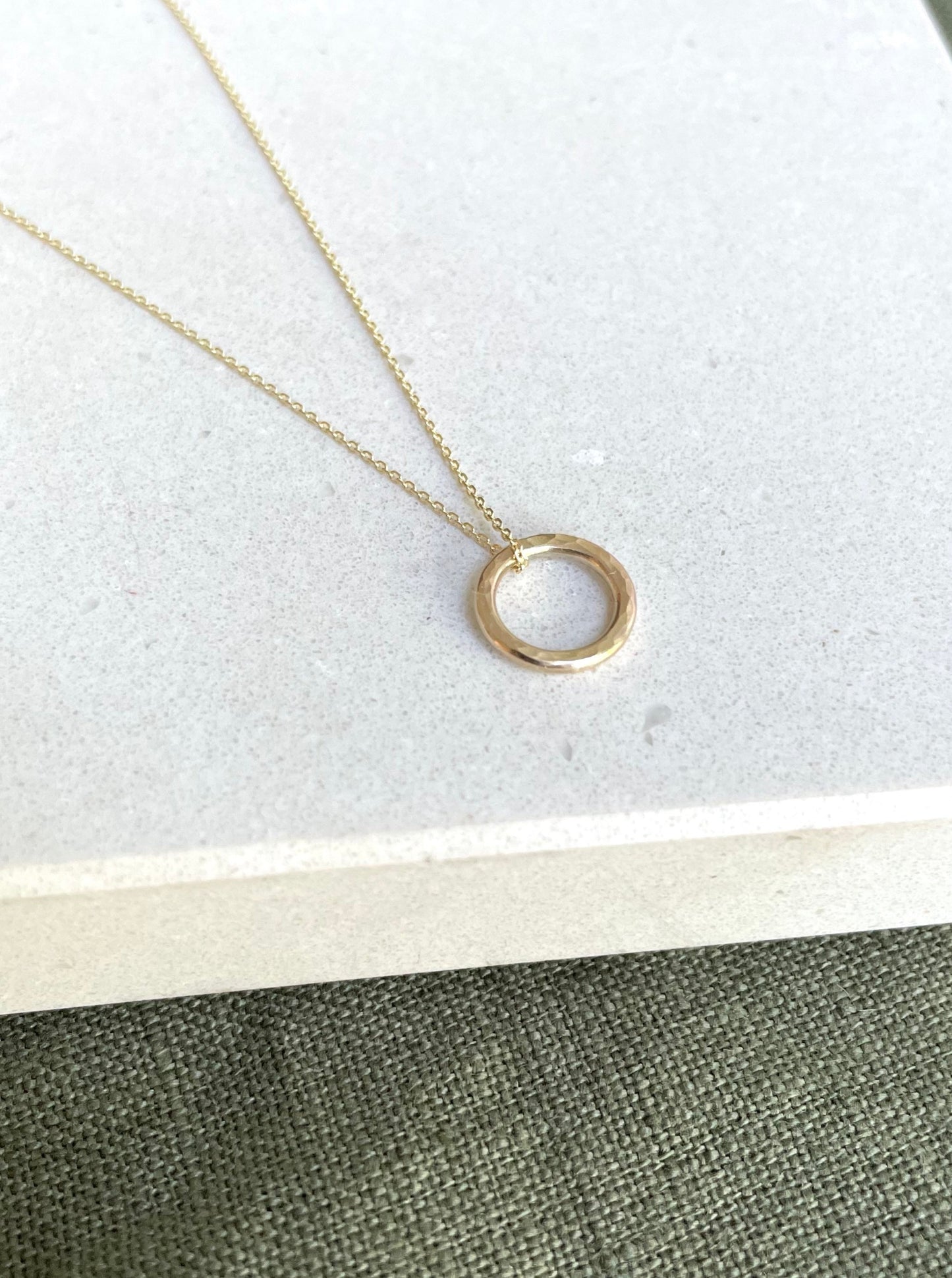9ct Gold Dainty Circle Necklace