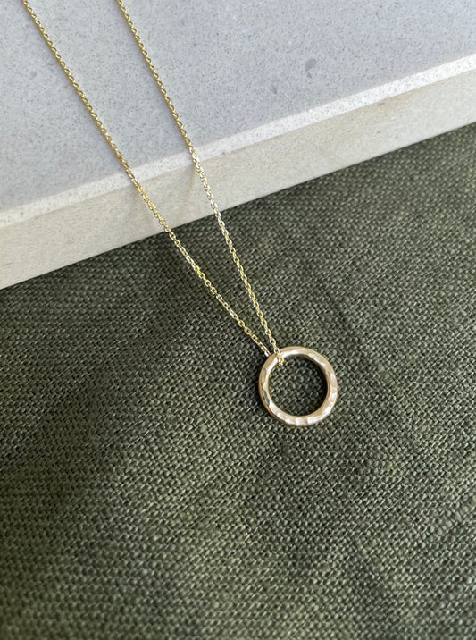 9ct Gold Dainty Circle Necklace
