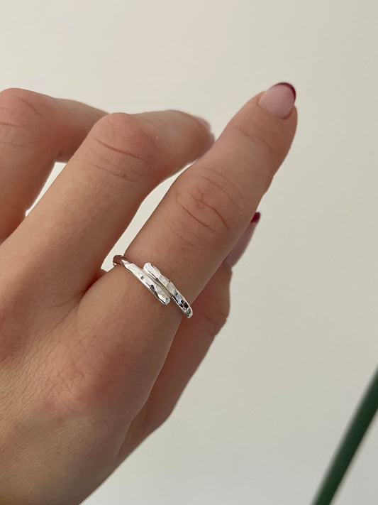 Crossover Ring