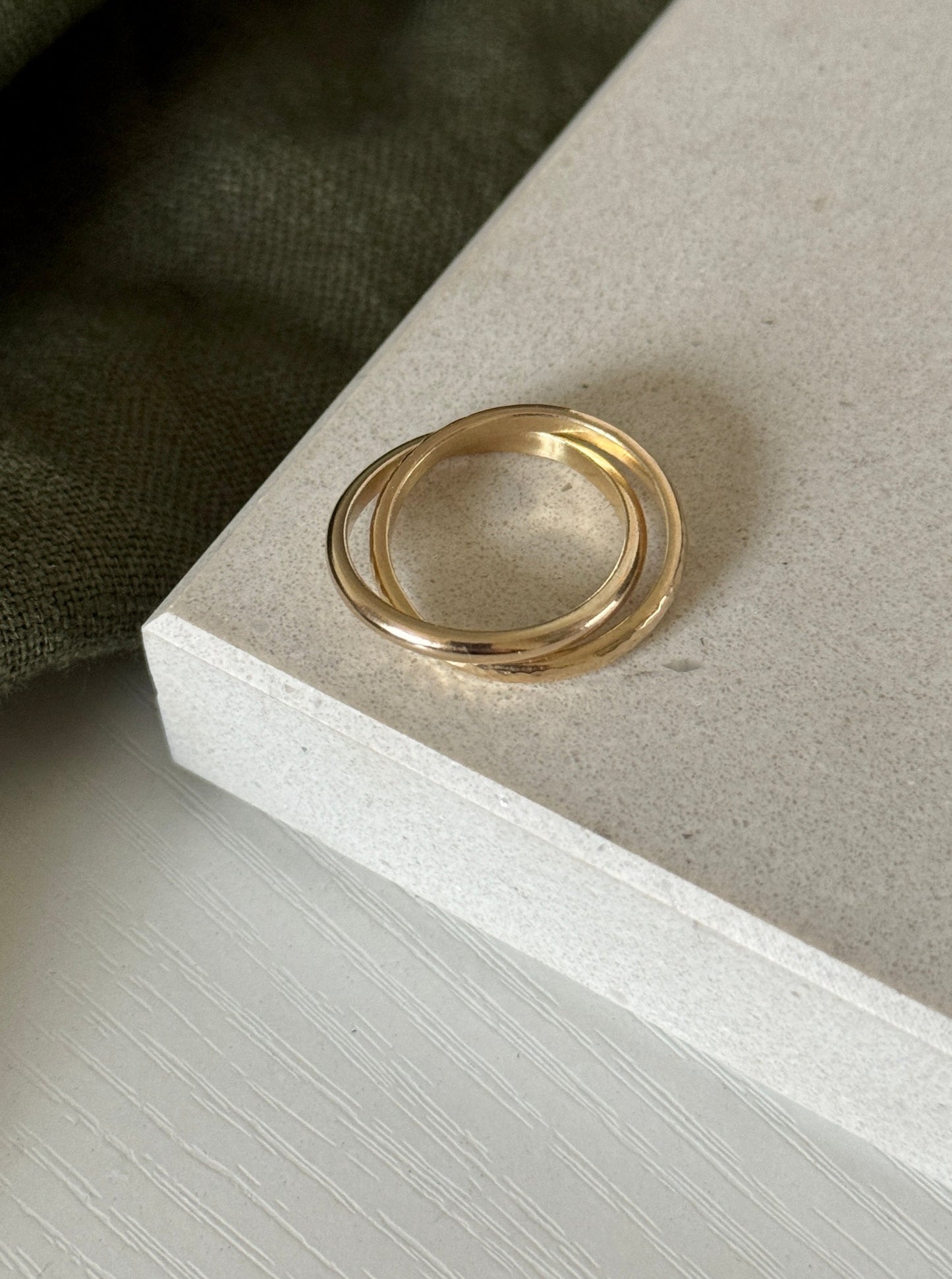 9ct Gold Intertwined Ring