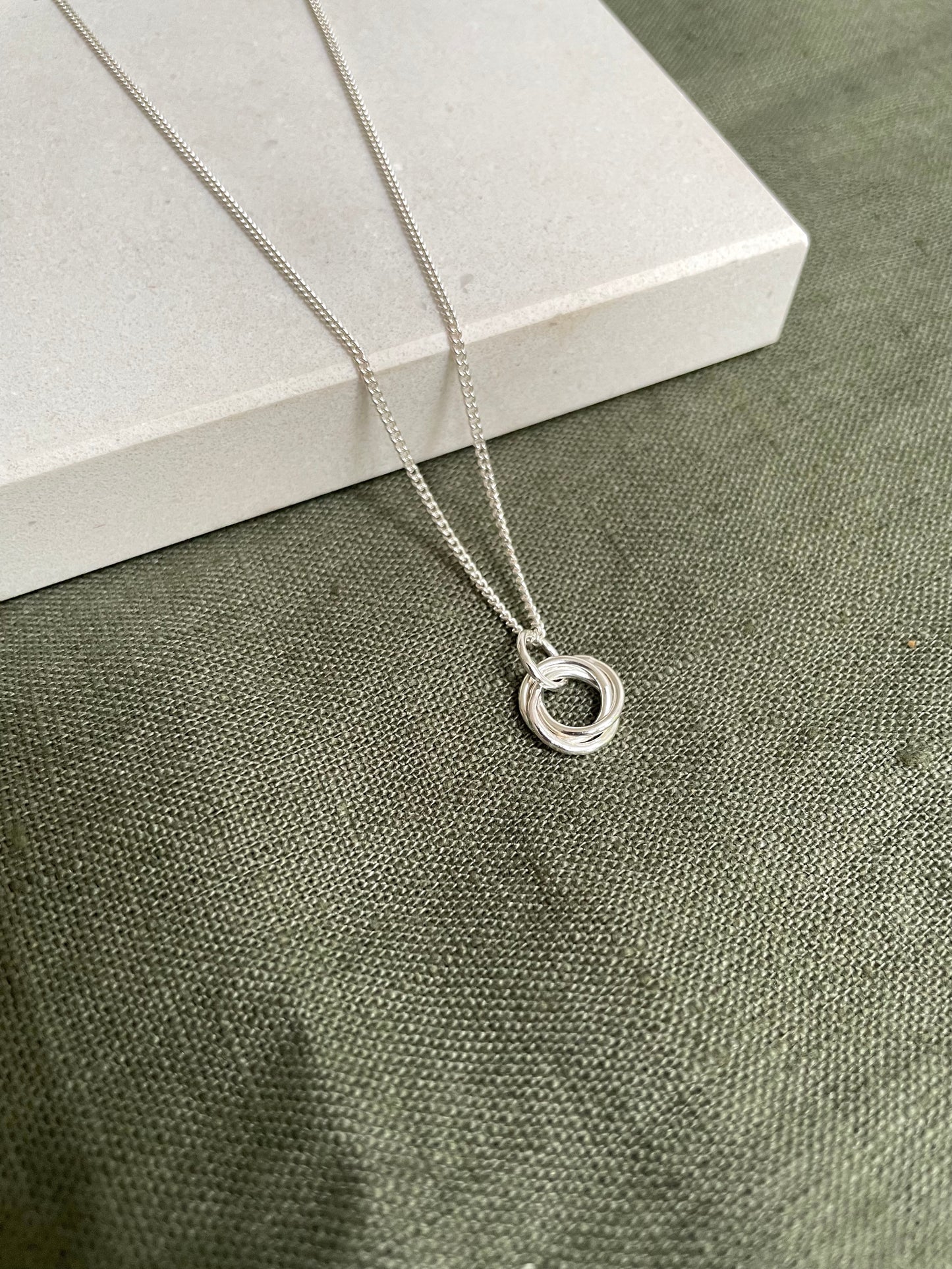 Small Intertwined Necklace
